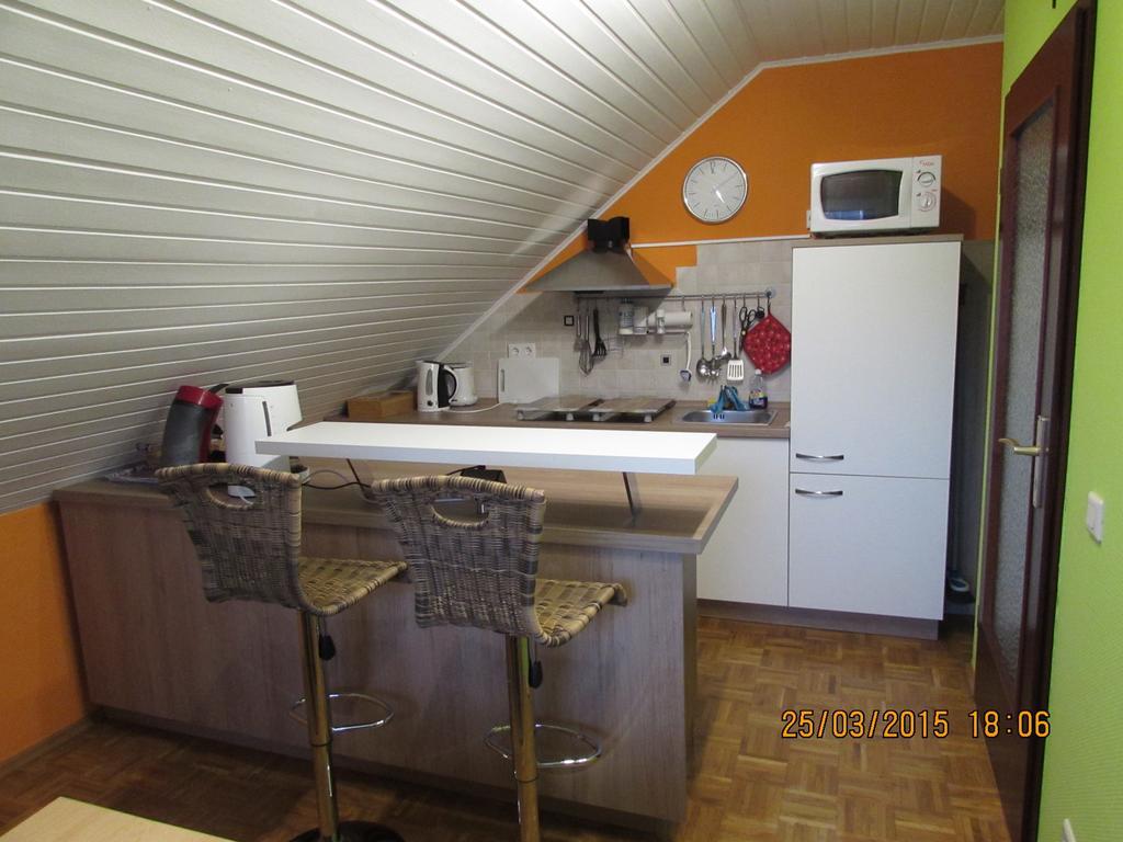 מכרניך Eifel-Landhaus Ferienwohnungen "Em Gardestueffje" חדר תמונה